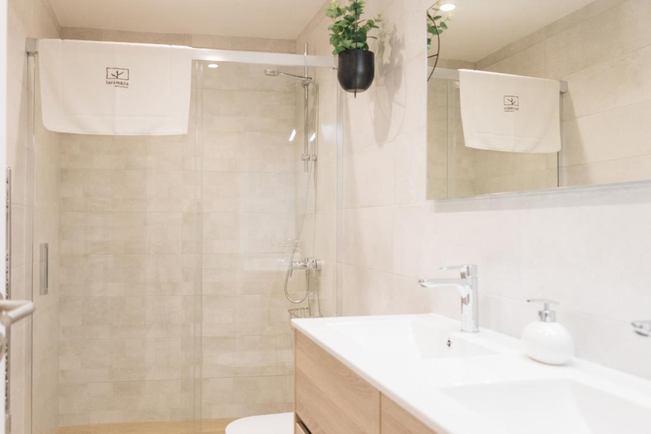 Apartaments La Rambla - Arbequina - 6 Persones Корнуделья Экстерьер фото