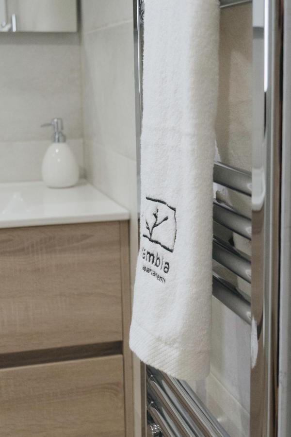 Apartaments La Rambla - Arbequina - 6 Persones Корнуделья Экстерьер фото