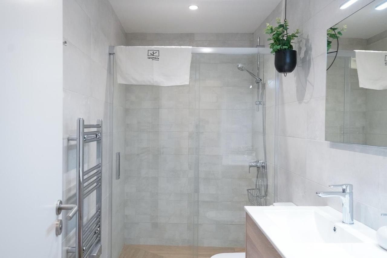 Apartaments La Rambla - Arbequina - 6 Persones Корнуделья Экстерьер фото